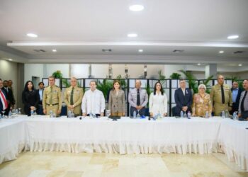 Gobierno suma 4,000 nuevos policías a patrullaje nacional