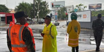 DIGESETT , MOPC y Ayuntamientos activan 2,600 agentes para controlar el tránsito durante el temporal