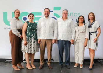UCE celebra 55 años de historia, logros y compromiso académico