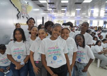 Supérate gradúa 1,187 jóvenes del programa “Club de Chicas”