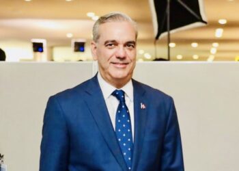 Luis Abinader viaja a México por asuntos familiares