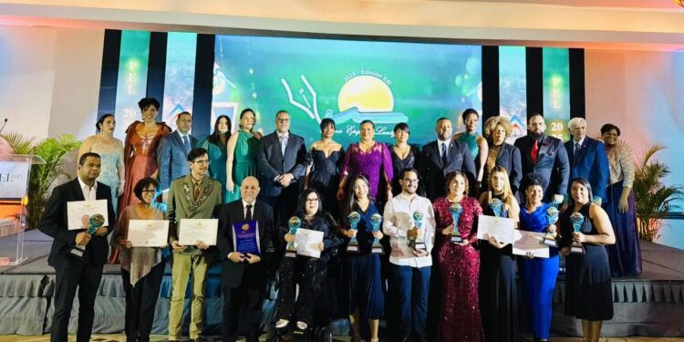 Katheryn Luna se lleva el Gran Premio PEL 2025 en prensa turística