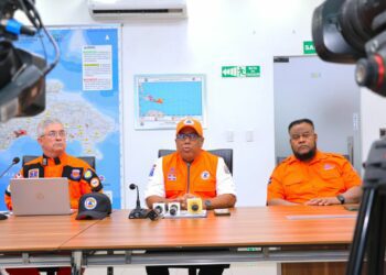 Defensa Civil activa 2,800 albergues ante tormenta Melissa