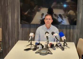 Los empresarios chinos suspenden rueda de prensa para iniciar diálogo con el gobierno