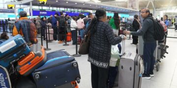 EE. UU. reducirá vuelos en Nueva York y otros destinos ante el cierre prolongado del gobierno