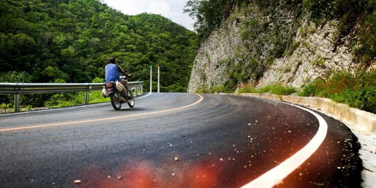 Abinader inaugura carreteras y bulevar que impulsan el desarrollo de San Juan