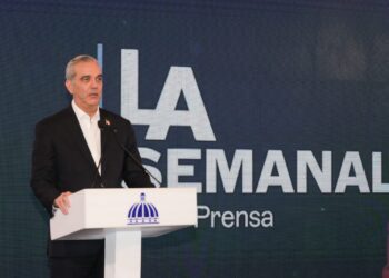 Abinader viaja a California para cita importante de semiconductores