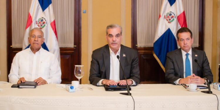 Gobierno garantiza precios estables para Navidad 2026