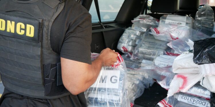 Tercer golpe al narcotráfico en Pedernales: suma 1.6 toneladas la droga incautada 