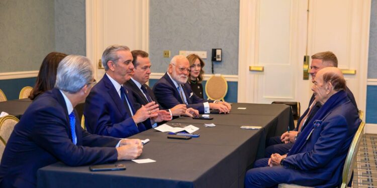 Abinader sigue en la búsqueda de colocar a RD en la mira de los semiconductores