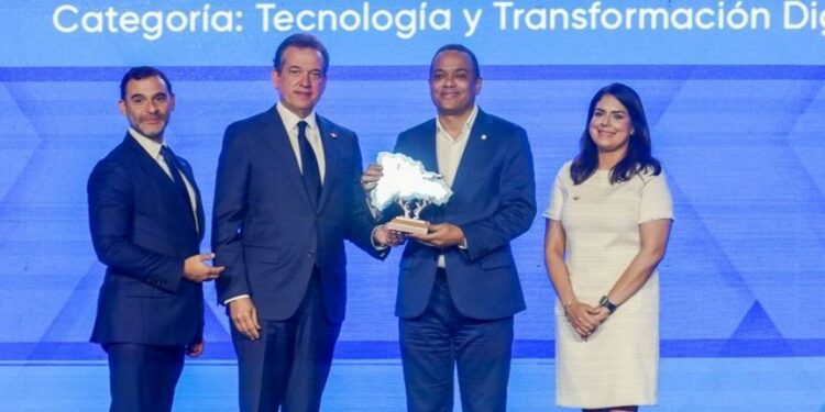 Exportaciones rompen récord de octubre de hace 13 años y superan US$1,250 MM