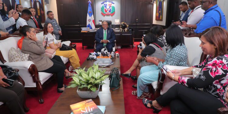 Pacheco garantiza aprobación sin cambios de la cesantía