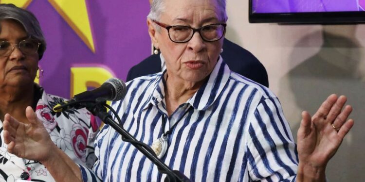 Tati Guzmán pide objetividad a la Cámara de Cuentas y defiende su gestión en SeNaSa