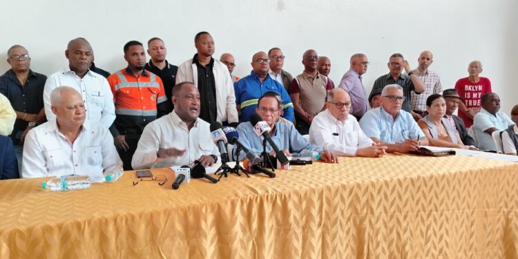 Sindicatos exigen a diputados aprobar reforma laboral sin cambios