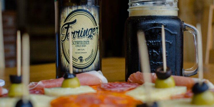 La Esquina Gastrobar celebra 12 años de sabor y rock en Constanza