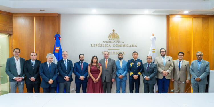 Diálogo estratégico para fortalecer lucha contra lavado de activos en RD