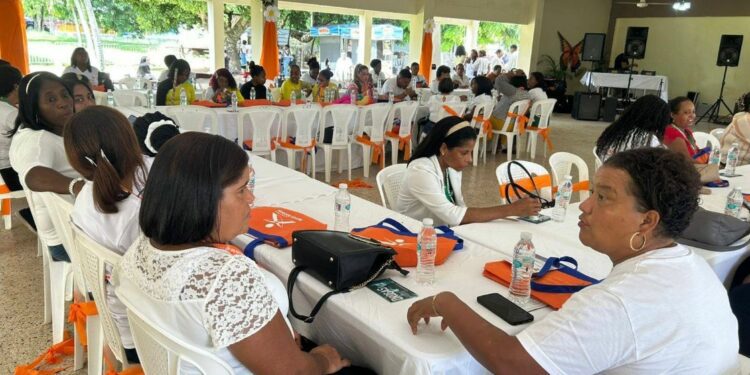 Clausuran con éxito del V Congreso de Mujeres Líderes en SDE