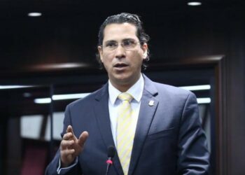 Diputado se une a propuesta de Omar Fernández por la indexación salarial