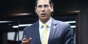 Diputado se une a propuesta de Omar Fernández por la indexación salarial