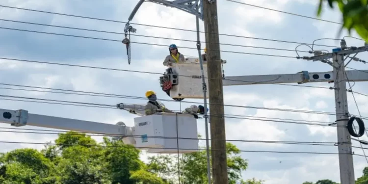 ETED informa trabaja en restablecer el servicio eléctrico