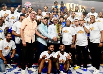 Mauricio Báez asume el liderazgo histórico: conquista el título 11 en el TBS Distrito