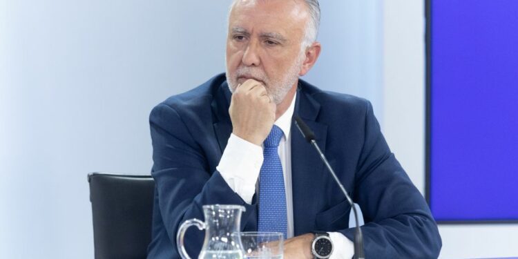 España concede nacionalidad a más de 400 mil nietos de exiliados