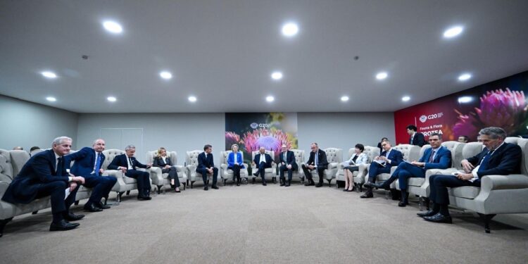 Aliados de Ucrania cuestionan puntos clave del plan de Trump