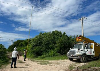 Tensión en Pedernales: Edesur desmantela red ilegal y sufre agresiones
