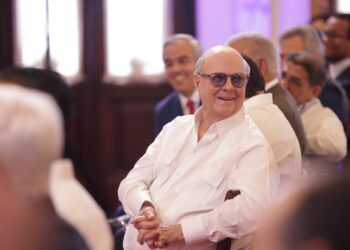 Hipólito Mejía llega a Miami para participar X Diálogo Presidencial del MDC