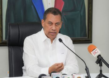 Gómez Mazara insiste en control de las redes sociales ante auge de noticias falsas 