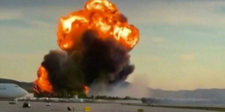 Tragedia aérea en Louisville: tres muertos tras caída de avión de UPS