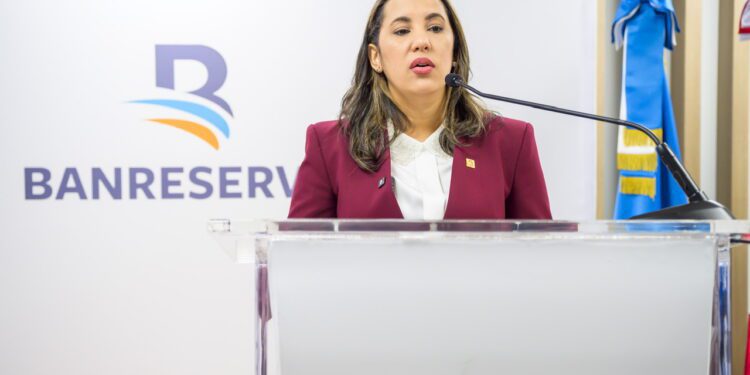 Banreservas impulsará el fortalecimiento de las oficinas en el exterior