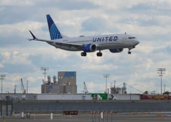 Más de 2.200 vuelos cancelados en EE. UU. por el cierre del Gobierno