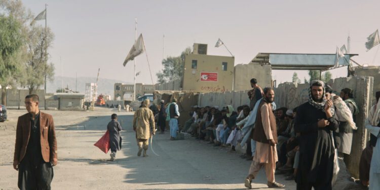 Pakistán: polémica extensión de poder militar y límite al Supremo