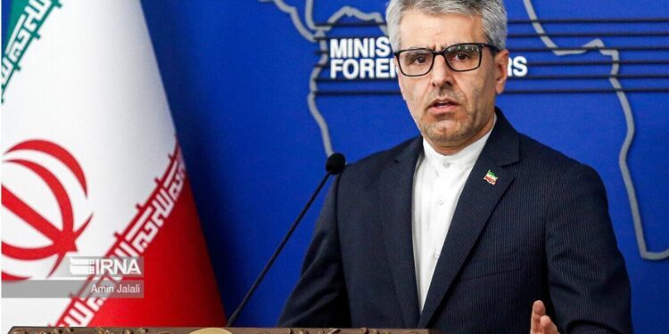 Irán alerta del "peligro" de la actividad militar de EEUU cerca de Venezuela