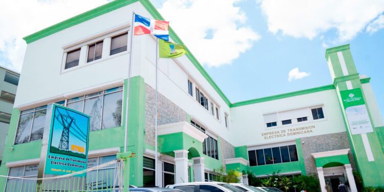 Abinader destituye al administrador de la ETED tras apagón nacional