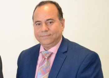 Caminero reafirma línea ética y transparencia del Gobierno en foro público