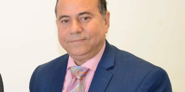 Caminero reafirma línea ética y transparencia del Gobierno en foro público