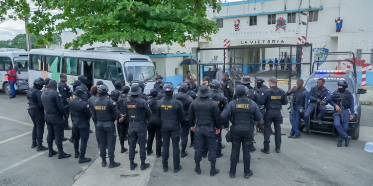 Traslado histórico marca el inicio del cierre de La Victoria