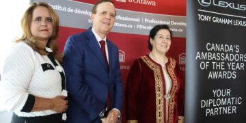 Reconocen en Canadá la trayectoria del diplomático Eugenio Matos