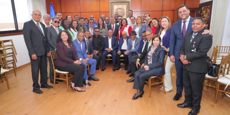 Diputados y artistas se unen para impulsar ley en favor del merengue y la bachata