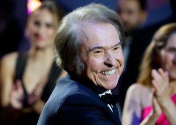 La noche inmortal de Raphael: recibe el Grammy Persona del Año