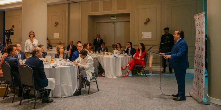 Paliza destaca España inversión récord y avance salarial en RD