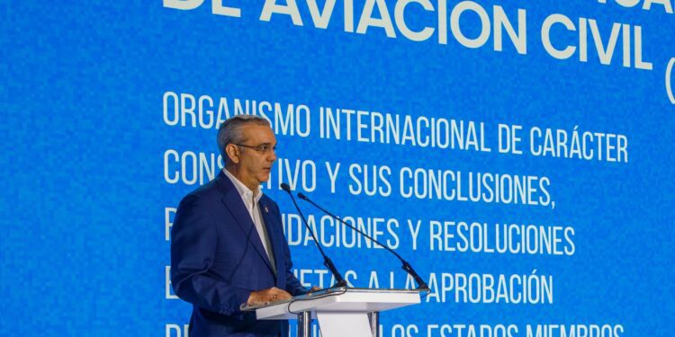 Abinader: "Sin conectividad aérea no hay éxito en turismo"