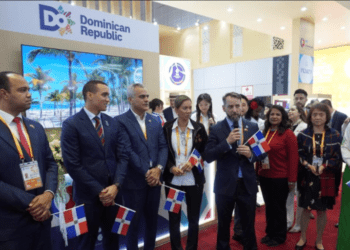 La Bandera dominicana se afianza en China