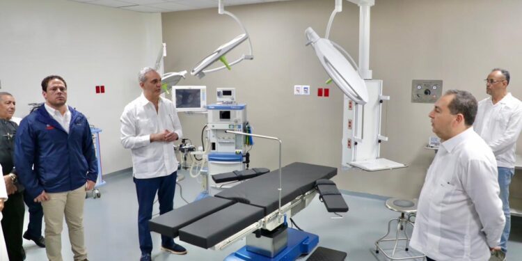 Abinader inaugura moderno hospital regional en San Francisco