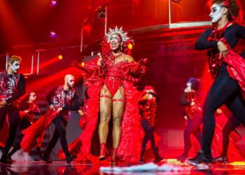 “Luna de Sangre” rinde tributo a Lady Gaga en Lopesan Costa Bávaro