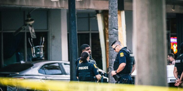 Florida: cuatro muertos y 11 heridos tras persecución policial