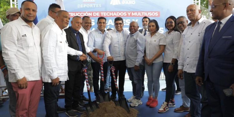 Inician la obra de 11 techados deportivos con inversión millonaria en SDE